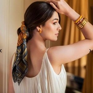 Schiaparelli silk hand rolled edges square VINTAGE